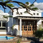 Mo Luxury Heated Pool Playa Blanca (Lanzarote)