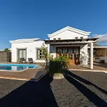 فيلة Mo Luxury Heated Pool بلايا بلانكا