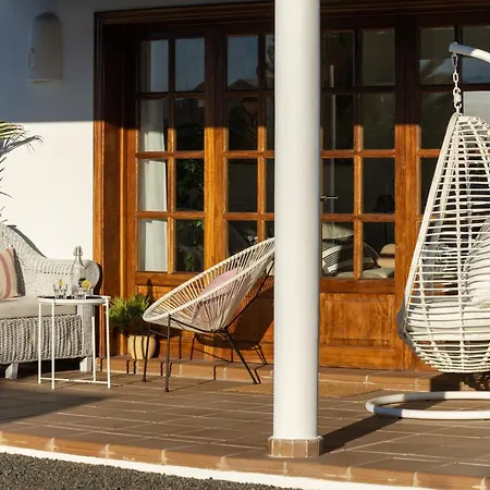 Βίλα Mo Luxury Heated Pool